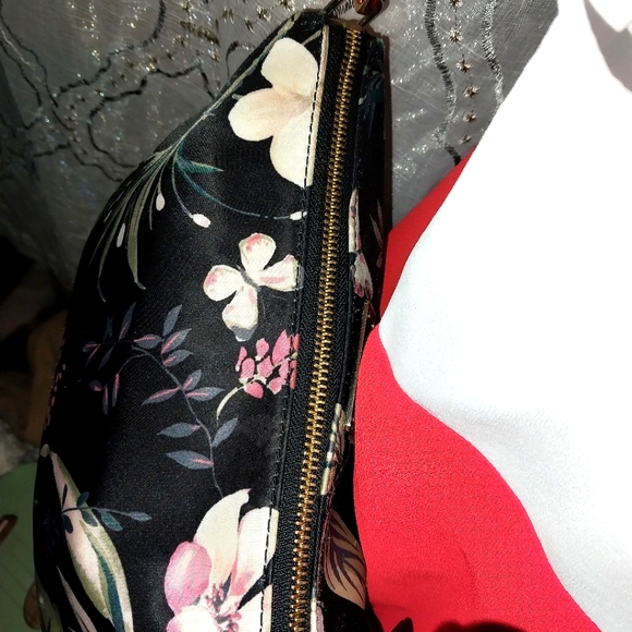 Kate Spade NWOT FLORAL Wilson Road Madelyne Floral Crossbody Botanical Bag Black - Picture 13 of 15